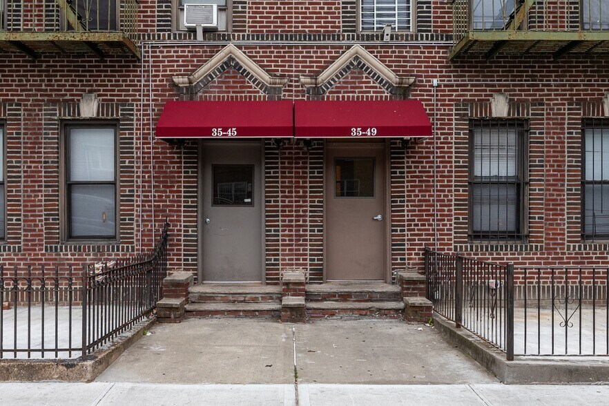More Photos Of 3545 Crescent St, Astoria Apartments For Sale