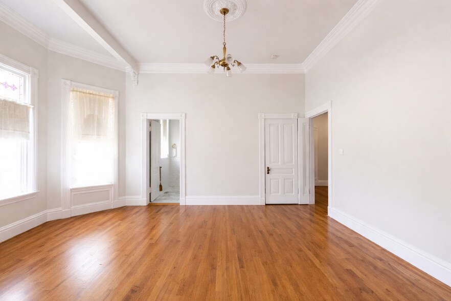 More Photos Of 11 E Main St, Winters Office Residential For Lease