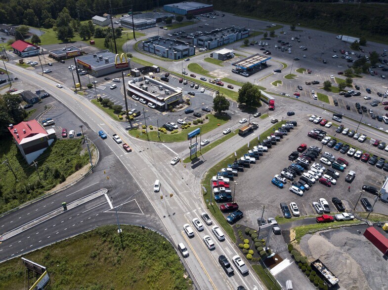 More Photos Of 2600 Middletown Commons, White Hall Coworking Space