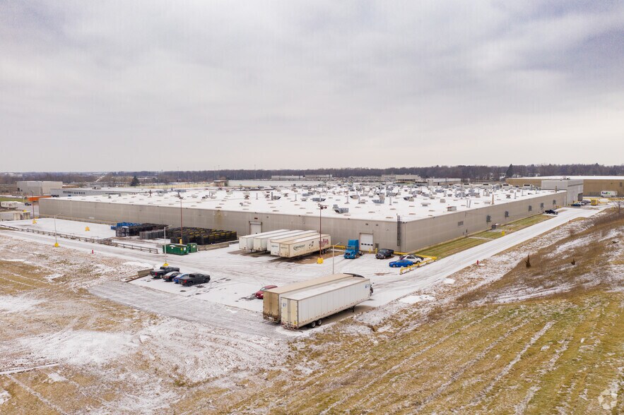 More Photos Of 6600 New Venture Gear Dr, East Syracuse Manufacturing For Lease