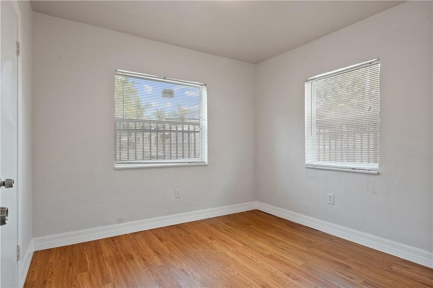 More Photos Of 2247 Simms St, Hollywood Apartments For Sale