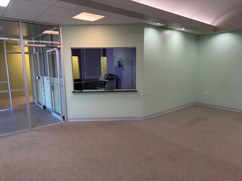 More Photos Of 13900 Quailbrook Dr, Oklahoma City Medical For Lease