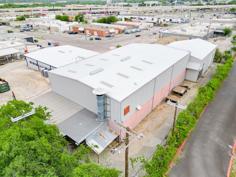 More Photos Of 5423 Jackwood Dr, San Antonio Warehouse For Sale