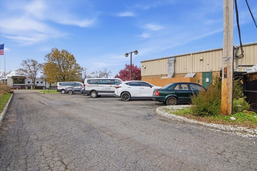 More Photos Of 2 Wilson Dr, Sparta Warehouse For Lease