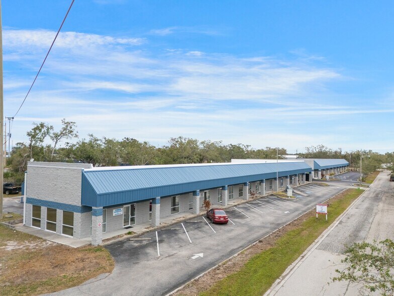More Photos Of 1882 Porter Lake Dr, Sarasota Light Manufacturing For Lease