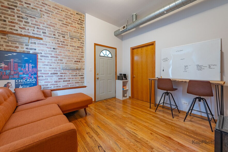 More Photos Of 601 W 47th St, Chicago Storefront Retail Residential For Sale
