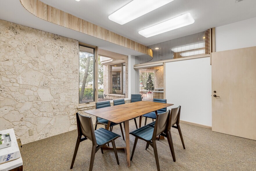 More Photos Of 100-104 Riverside Dr, New Smyrna Beach Office For Sale