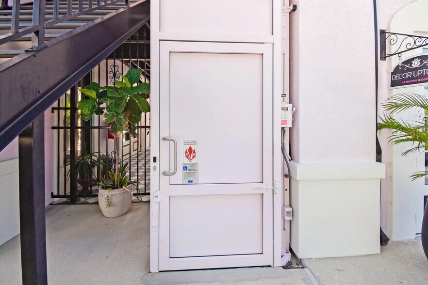 More Photos Of 3000 N Ponce De Leon Blvd, Saint Augustine Storefront Retail Office For Lease