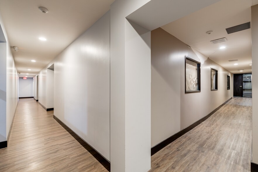 More Photos Of 1722-1730 J St, Sacramento Office For Sale