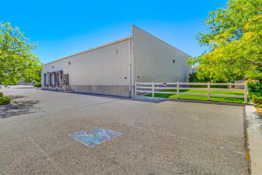 More Photos Of 630 S 7th St, Grand Junction Warehouse For Lease
