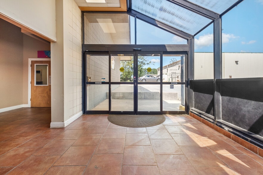 More Photos Of 814 E Cherokee Ave, Sallisaw Religious Facility For Sale