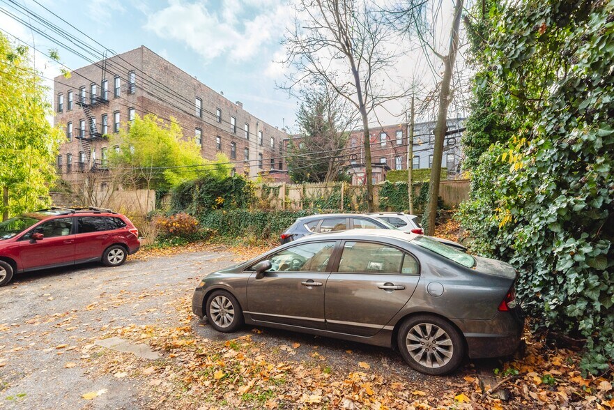 More Photos Of 324 Park Pl, Brooklyn Apartments For Sale