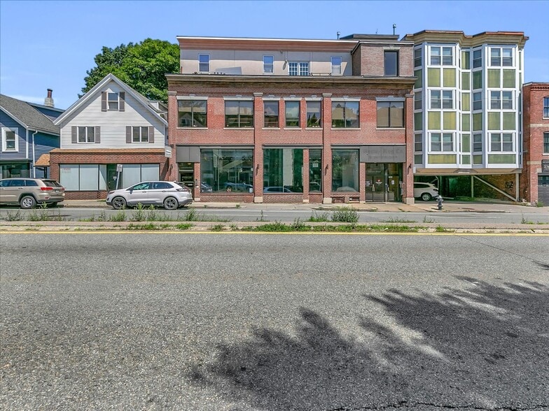 More Photos Of 81 Boylston St, Brookline Storefront For Sale