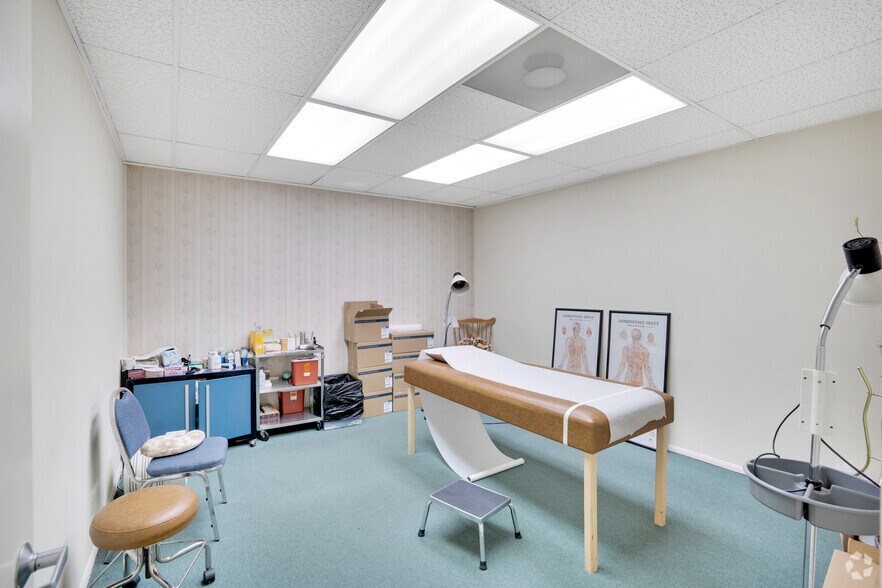 More Photos Of 60 E Foothill Blvd, Upland Storefront Retail Office For Sale