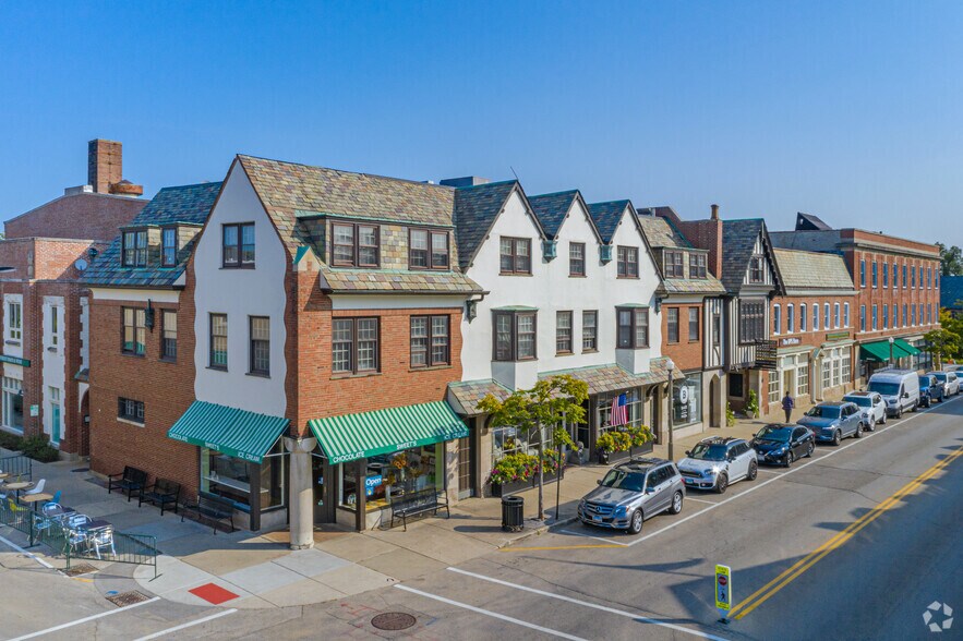 More Photos Of 272 E Deerpath, Lake Forest Office For Lease