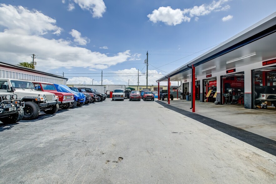 More Photos Of 530 S Dixie Hwy W, Pompano Beach Auto Repair For Sale