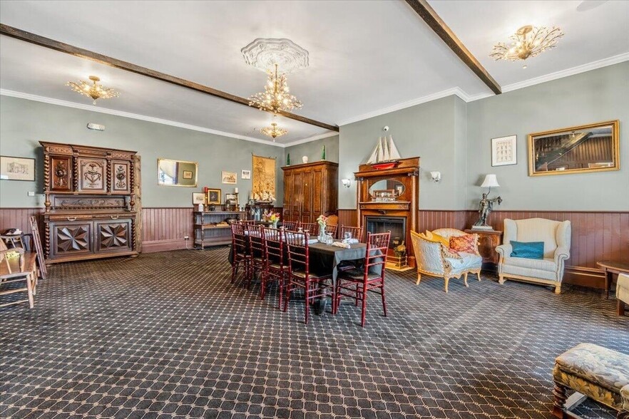 More Photos Of 315 Main St, Ferndale Hotel For Sale