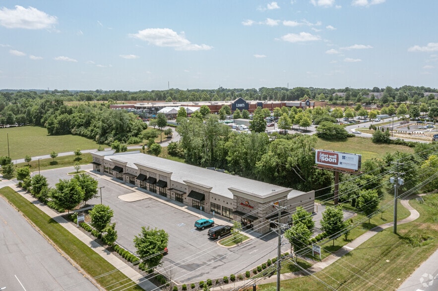 More Photos Of 840 N Blue Jay Way, Gallatin Storefront Retail Office For Lease