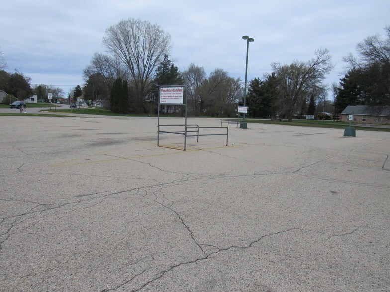 More Photos Of 275 Laing St, Redgranite Supermarket For Lease