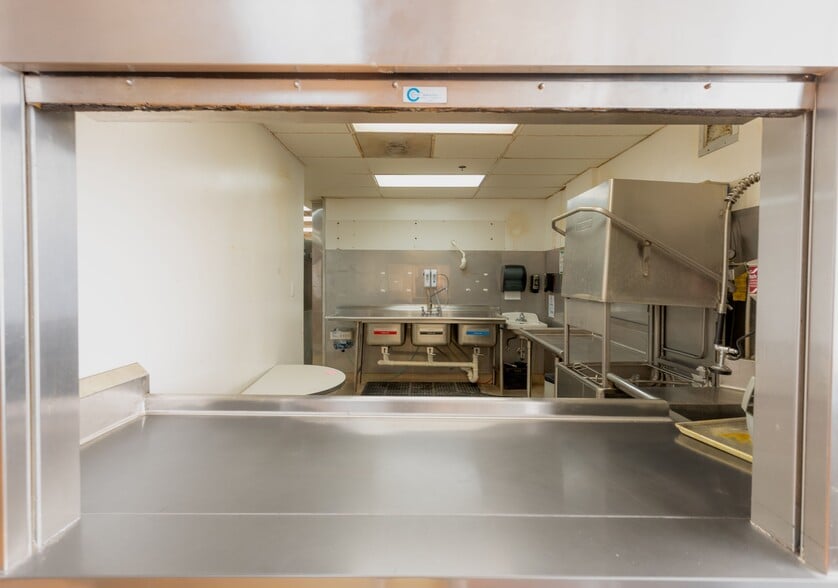 More Photos Of 1528 Post Office St, Galveston Rehabilitation Center For Sale