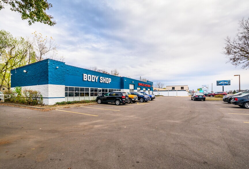 More Photos Of 8443 University Ave NE, Spring Lake Park Auto Repair For Sale