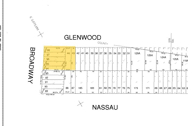 More Photos Of 7 Northern Blvd, Great Neck Storefront Retail Residential For Lease