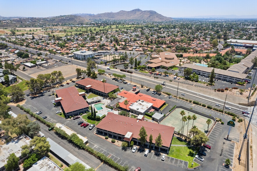 More Photos Of 2510 W Greenway Rd, Phoenix Hotel For Sale