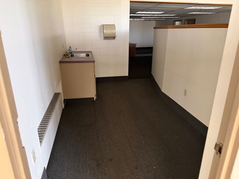 More Photos Of 2636 S Work St, Falconer Manufacturing For Lease