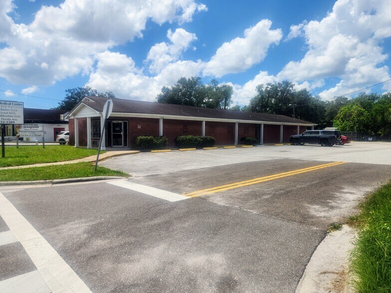 More Photos Of 13124 N Florida Ave, Tampa Medical For Sale