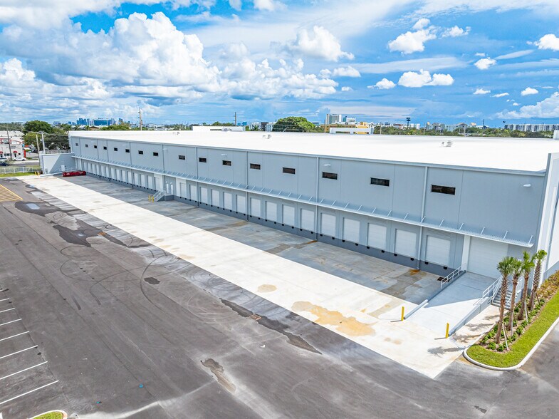 More Photos Of 2910 Stirling Rd, Hollywood Distribution For Lease