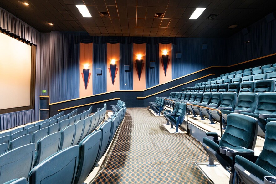 More Photos Of 400 Follett St, Lemoore Freestanding For Sale