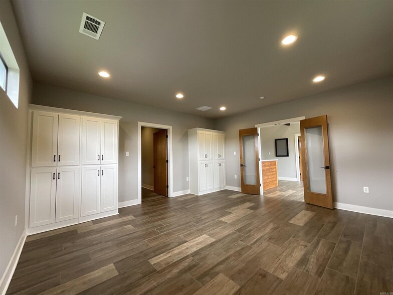 More Photos Of 1009 S Redmond Rd, Jacksonville Medical For Sale