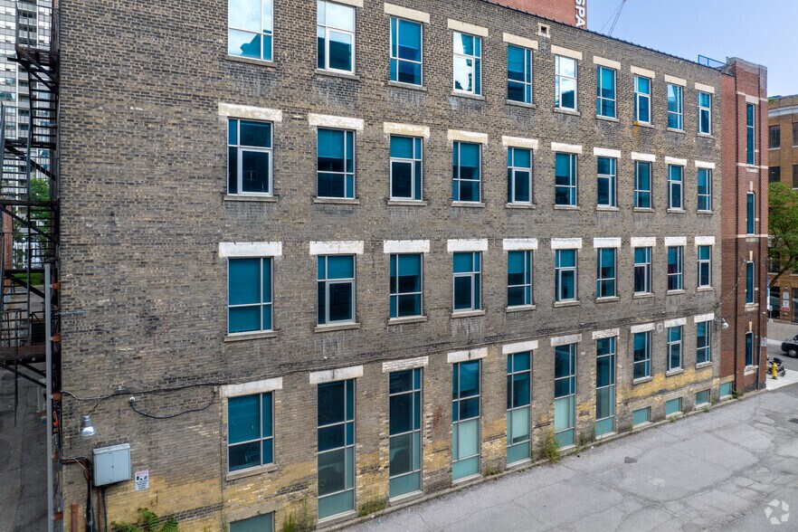 More Photos Of 172 John St, Toronto Office For Sale