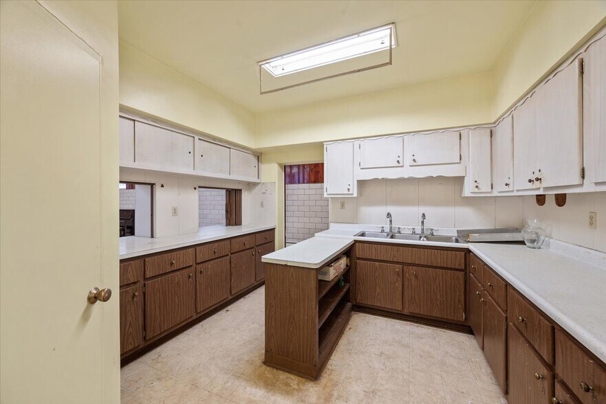 More Photos Of 1701 Kenneth Ave, Arnold Religious Facility For Sale