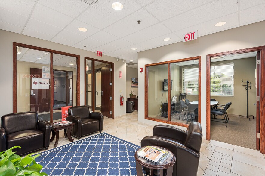 More Photos Of 2272 95th St, Naperville Office For Sale