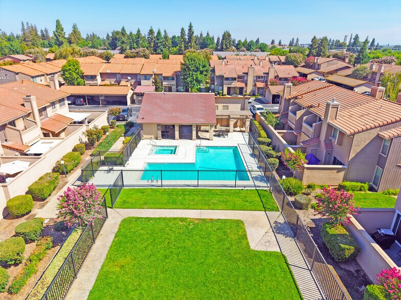 Primary Photo Of 4025-4065 Dale Rd, Modesto Apartments For Sale