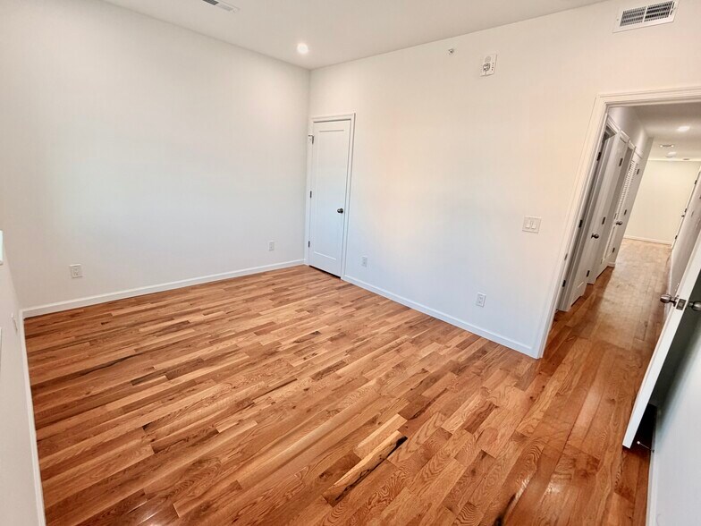 More Photos Of 5352 Cedar Ave, Philadelphia Apartments For Sale