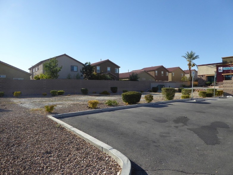 More Photos Of Russell Rd @ Grand Canyon, Las Vegas Fast Food For Lease
