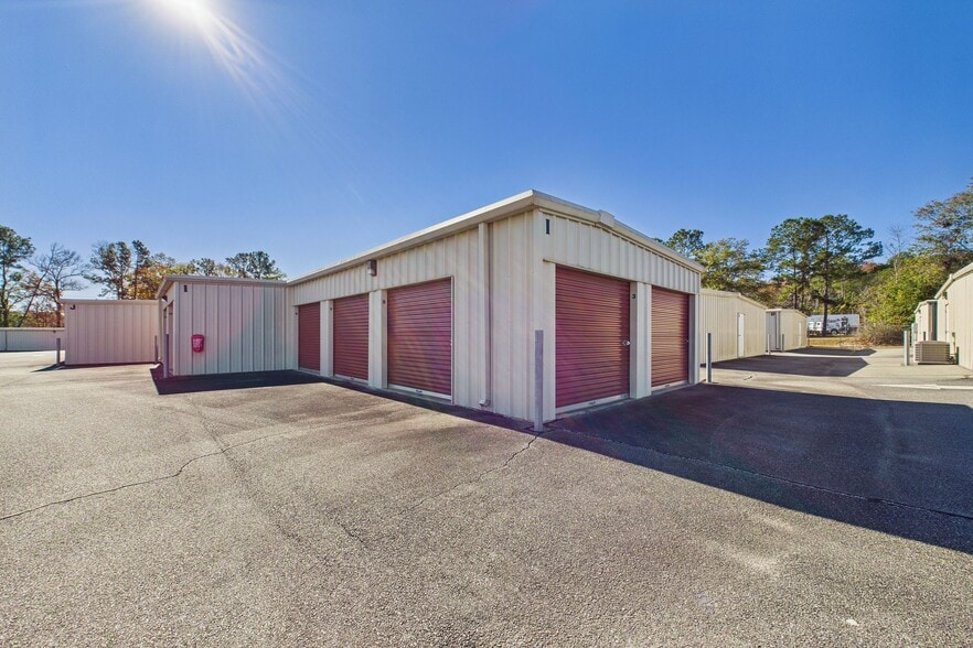 More Photos Of 4545 N Valdosta Rd, Valdosta Self Storage For Sale