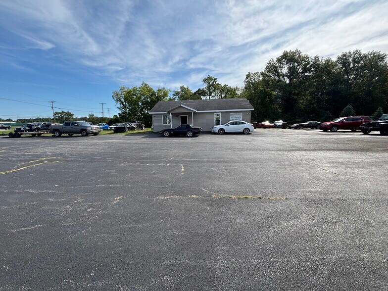 Primary Photo Of 1357 Spring St, Saint Marys Specialty For Sale