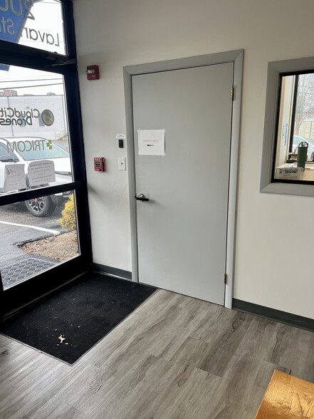 More Photos Of 200 Lavan St, Warwick Light Manufacturing For Lease