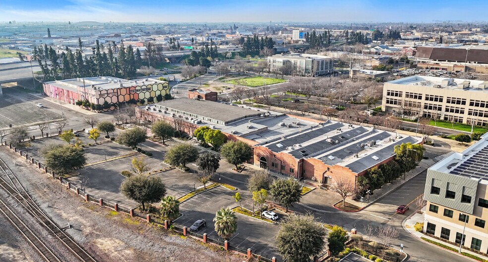 More Photos Of 616 & 660 P Street St, Fresno Office For Lease