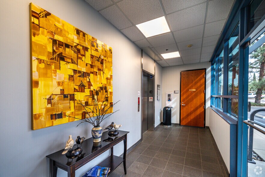 More Photos Of 350 W 5th Ave, Escondido Office For Sale