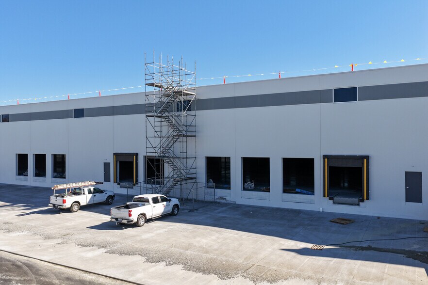 More Photos Of 5672 Millstream Rd, Whitsett Warehouse For Lease