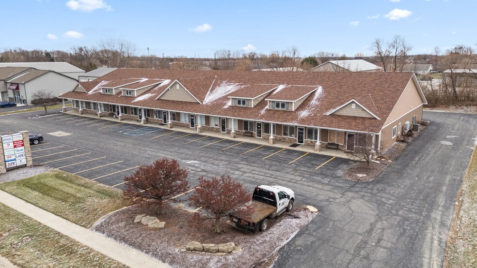 More Photos Of 2502 Beech St, Valparaiso Office For Sale