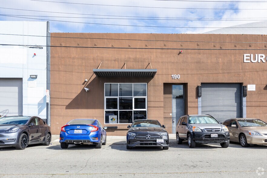 More Photos Of 180-222 Napoleon St, San Francisco Warehouse For Lease