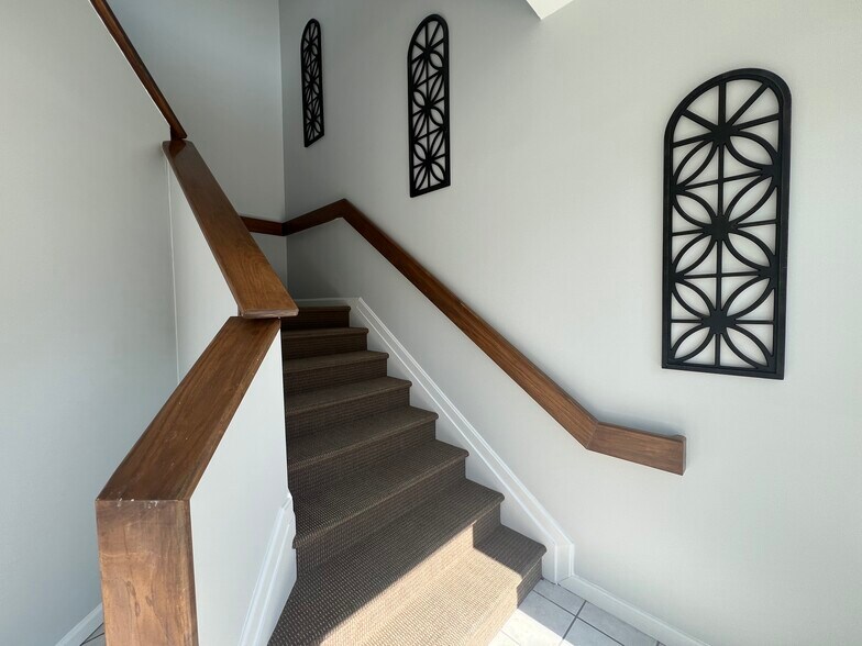 More Photos Of 8849 Brookside Ave, West Chester Office For Lease