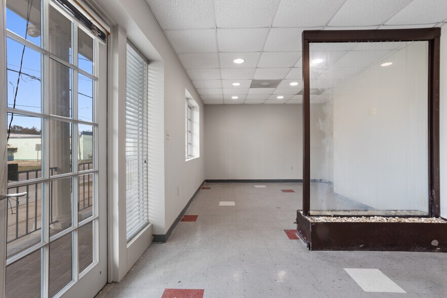 More Photos Of 282 Lameuse St, Biloxi Office For Sale