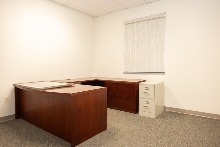 More Photos Of 21600 Drake Rd, Strongsville Warehouse For Sale