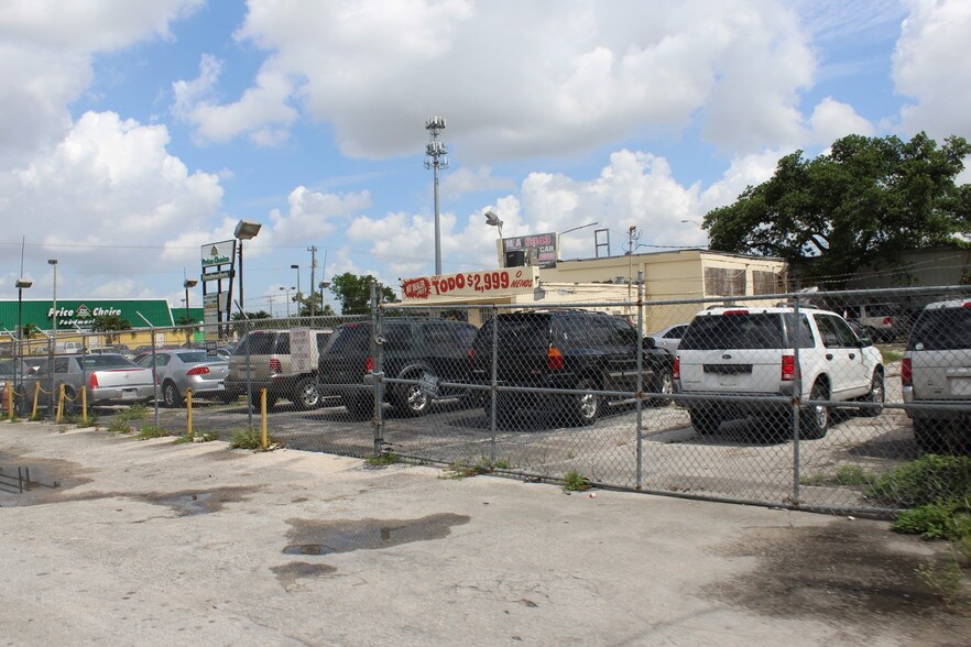 More Photos Of 9333 NW 27th Ave, Miami Auto Dealership For Sale